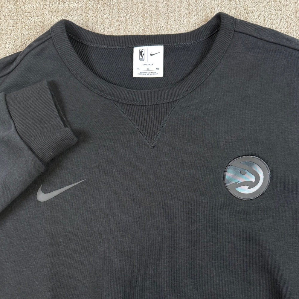 Nike Dri-Fit Mens XL Atlanta Hawks Standard Issue Black Sweatshirt HM7470-010